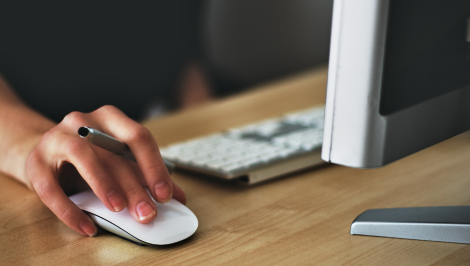 hands-on-mouse